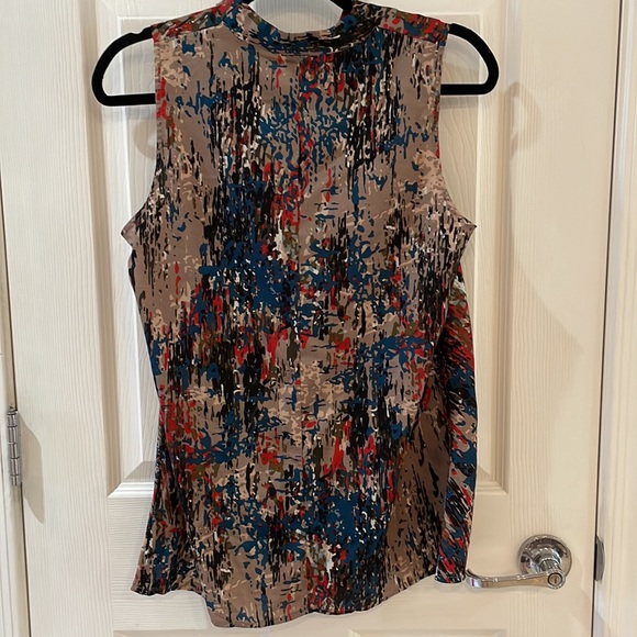 Goes with everything! Sleeveless cowl neck shell - Picture 2 of 9